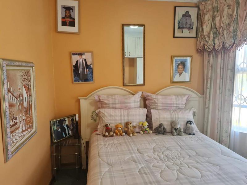 5 Bedroom Property for Sale in Southernwood Eastern Cape